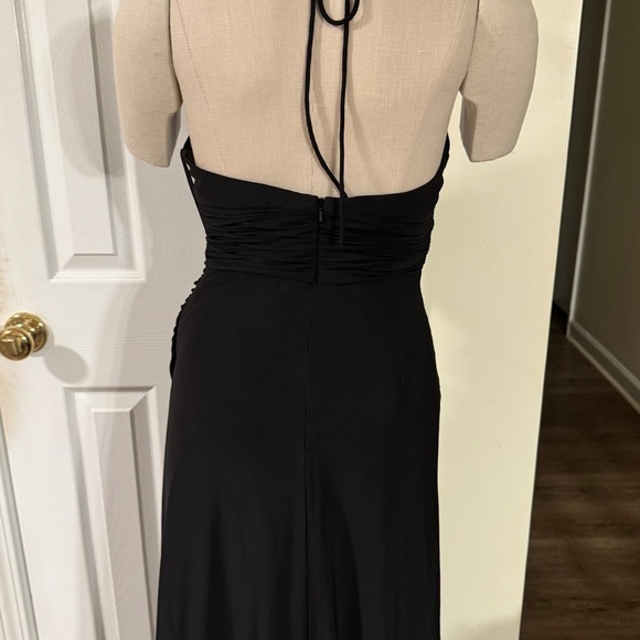 Mac Duggal Black Ring Cutout Halter Gown – Size 2 Formal Wedding Guest Black Tie - Picture 6 of 12